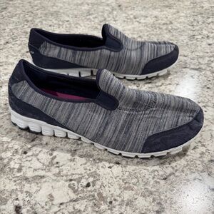 Womens Size 10 Skechers Slip On Memory Foam Navy Blue Comfort Shoes